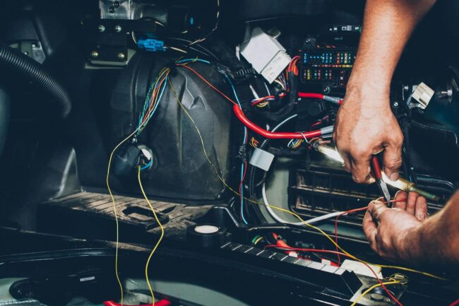 naprawa elektryki w samochodzie